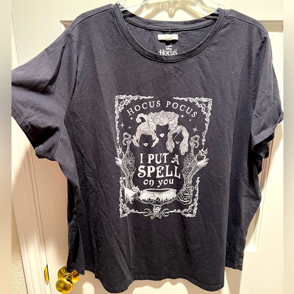 Disney hocus Pocus tee shirt